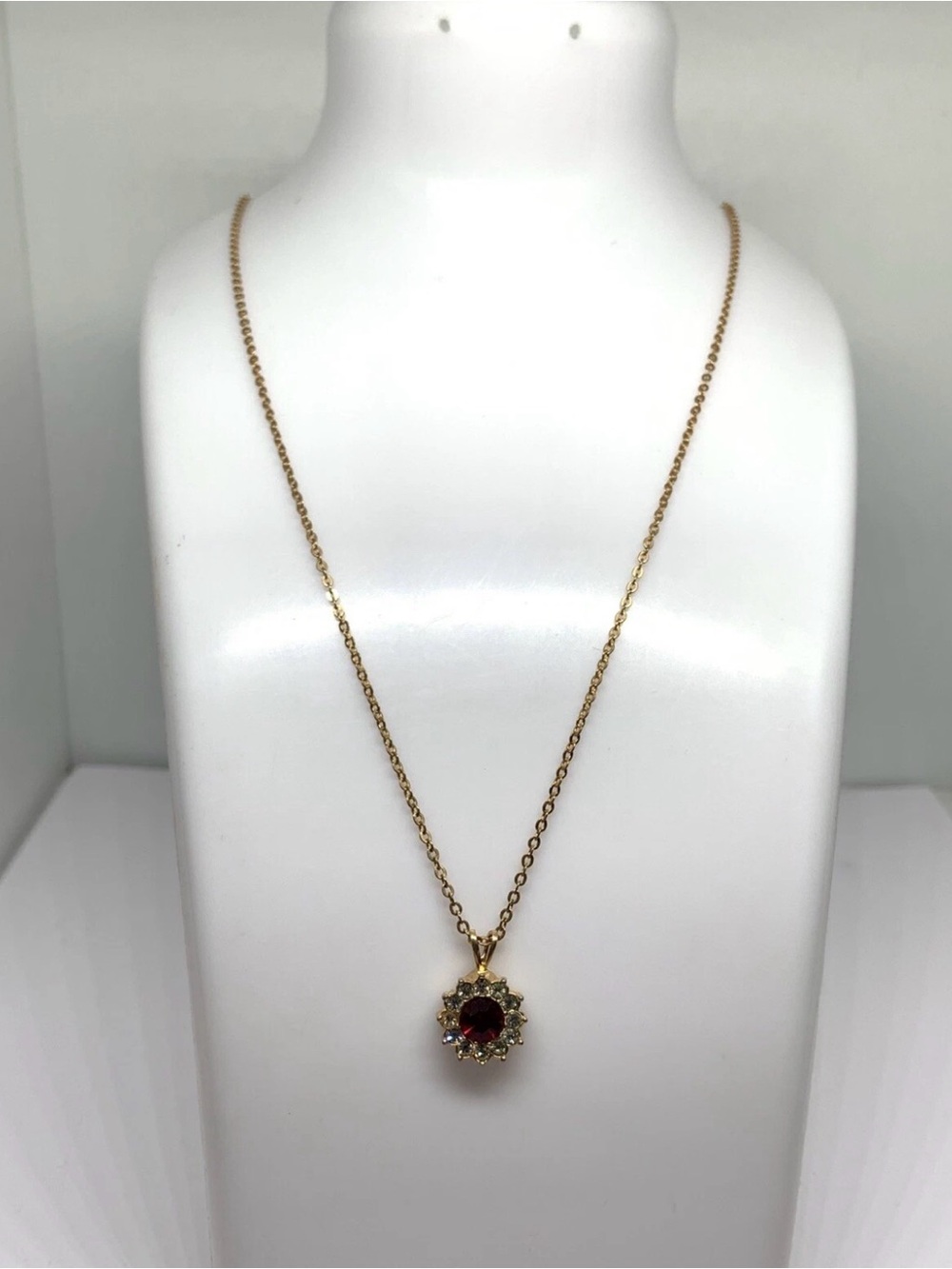 VTG Avon Gold Tone Red And Clear Rhinestones Pendant Necklace Signed